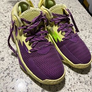 adidas Purple Dame 8 Sneakers
